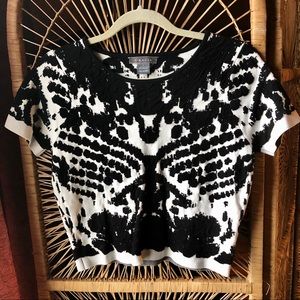 GRACIA Black & White Short Sleeve Cropped Sweater